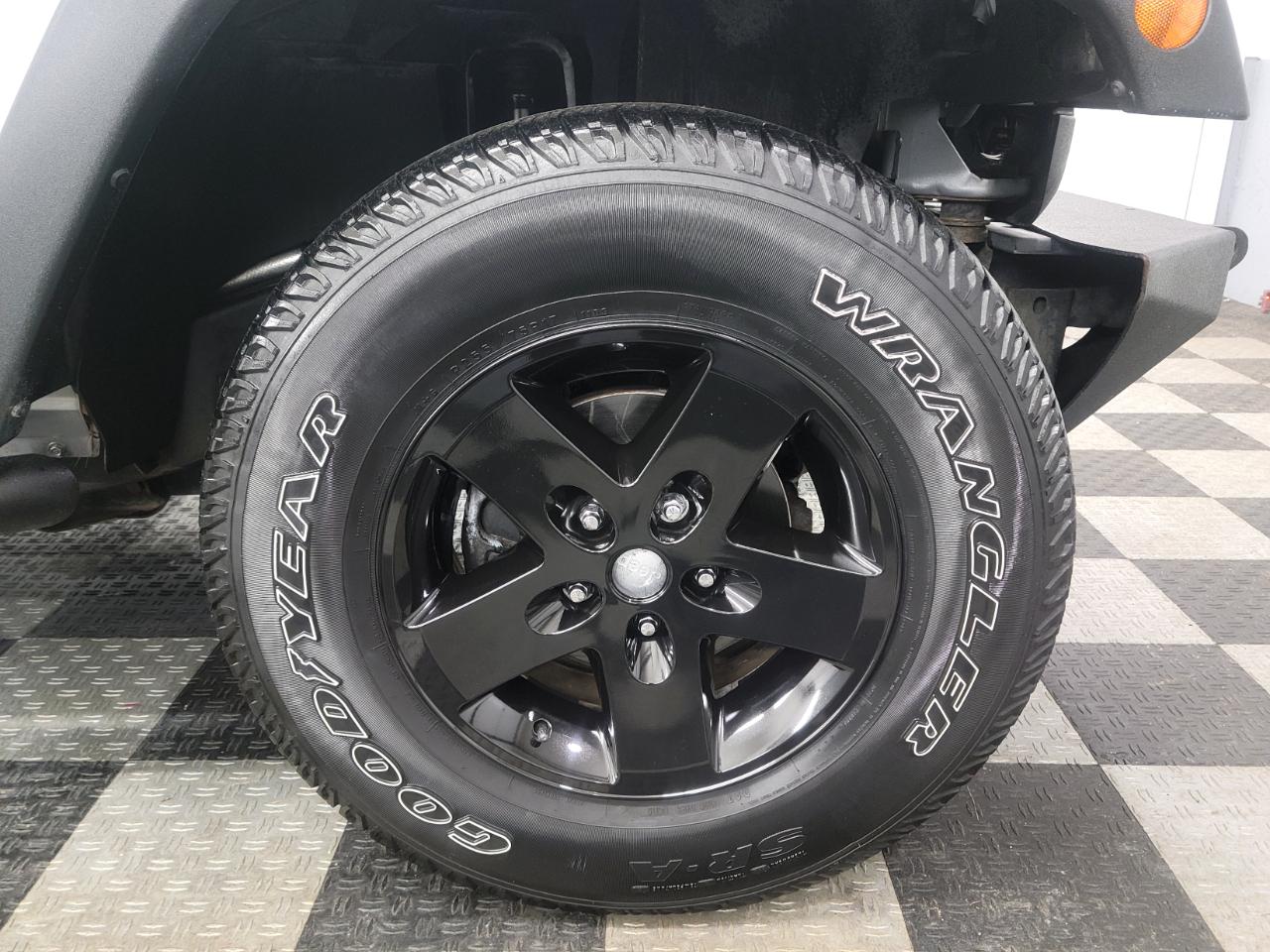 Jeep Wrangler 4WD 2dr Sport 2013