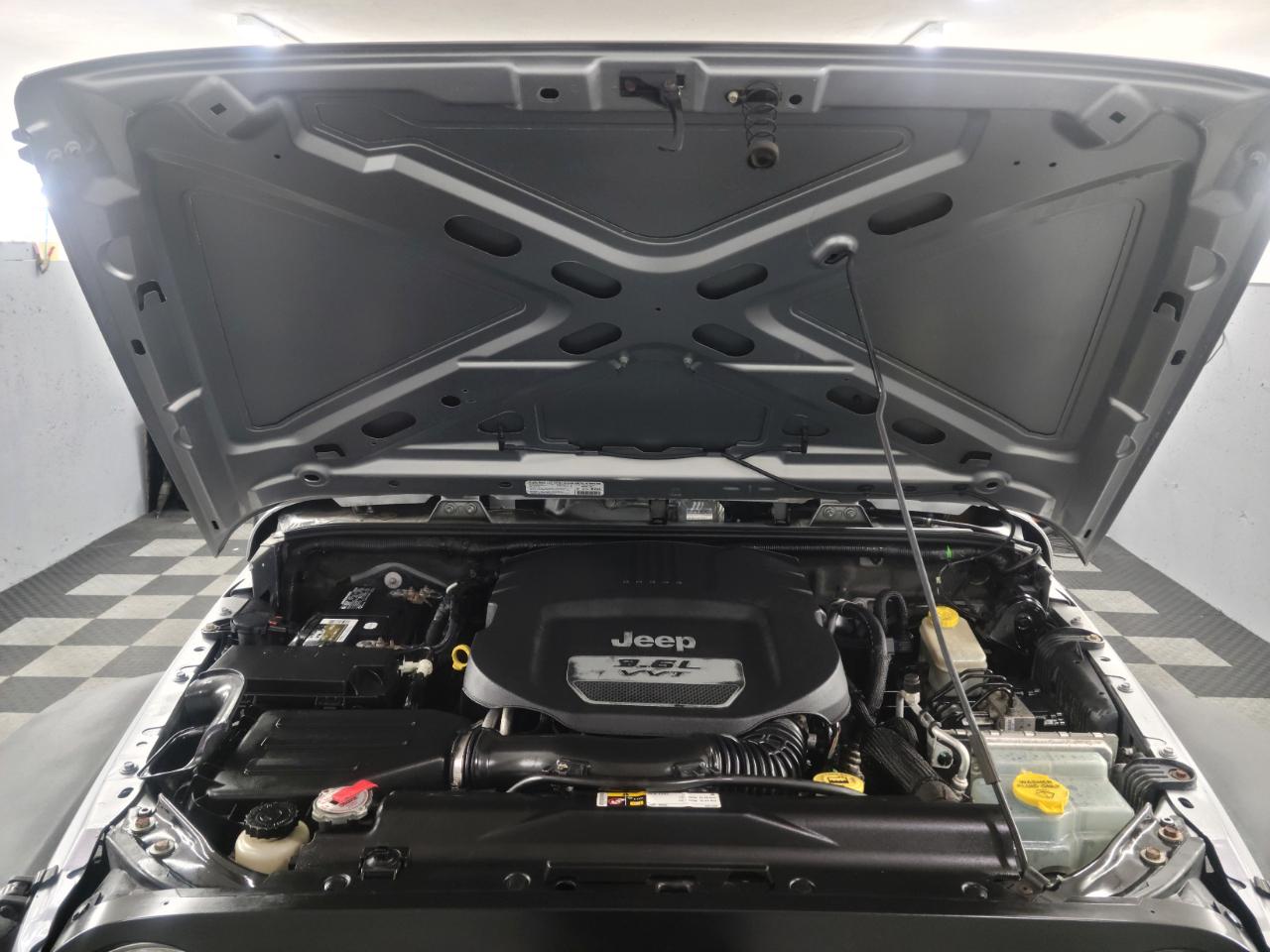 Jeep Wrangler 4WD 2dr Sport 2013