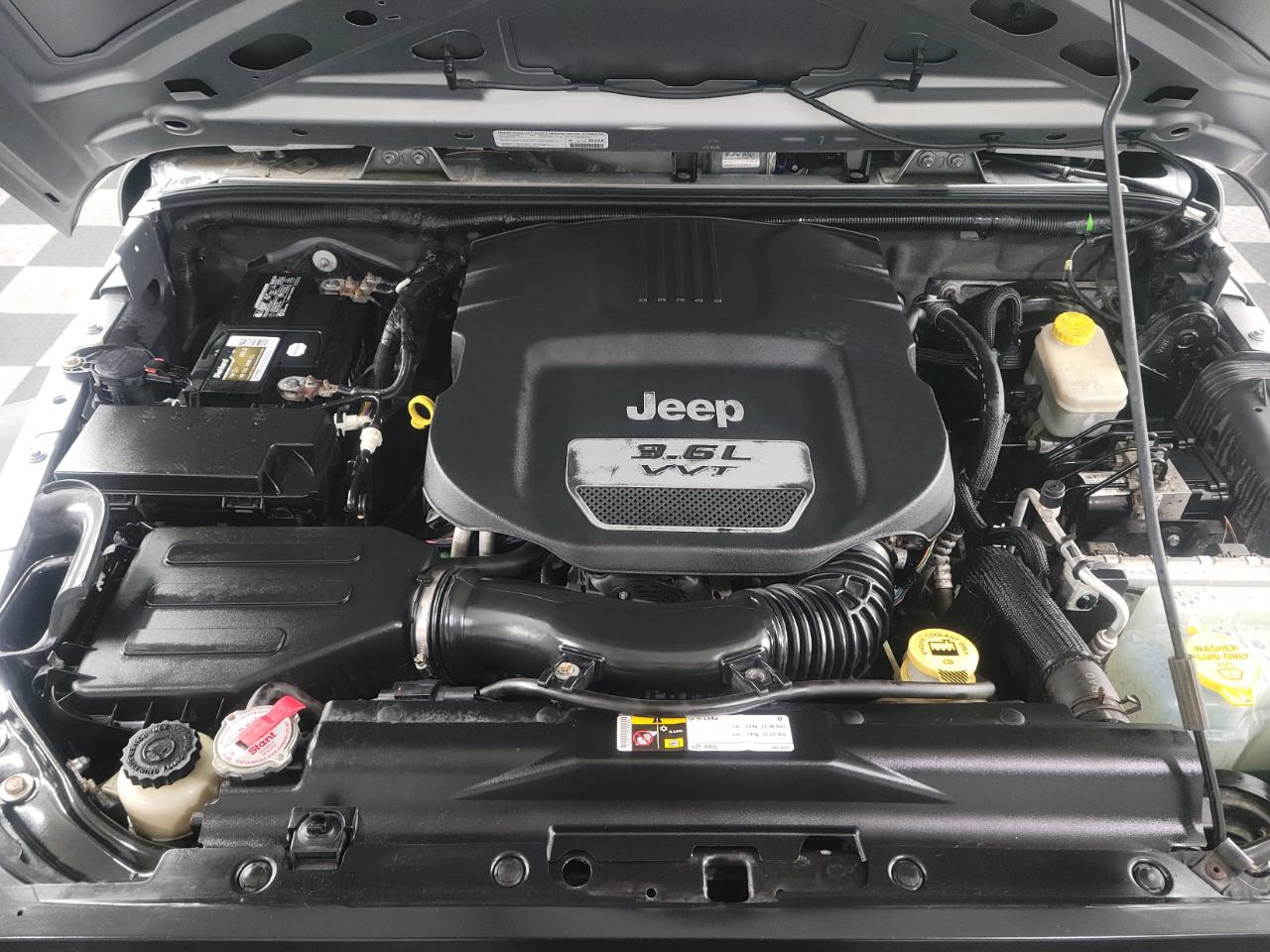 Jeep Wrangler 4WD 2dr Sport 2013