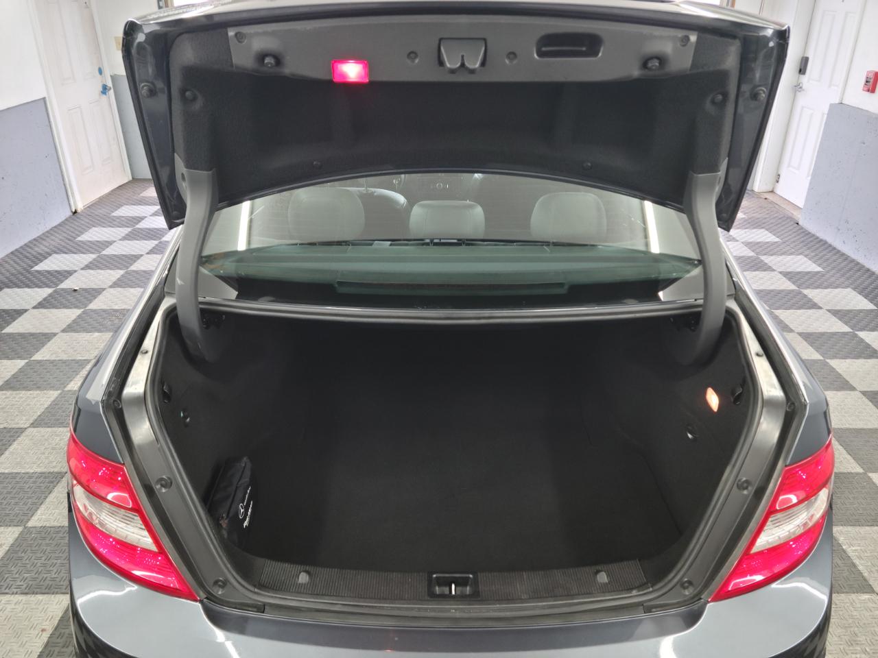 Mercedes-Benz C-Class 4dr Sdn 3.0L Sport 4MATIC 2009