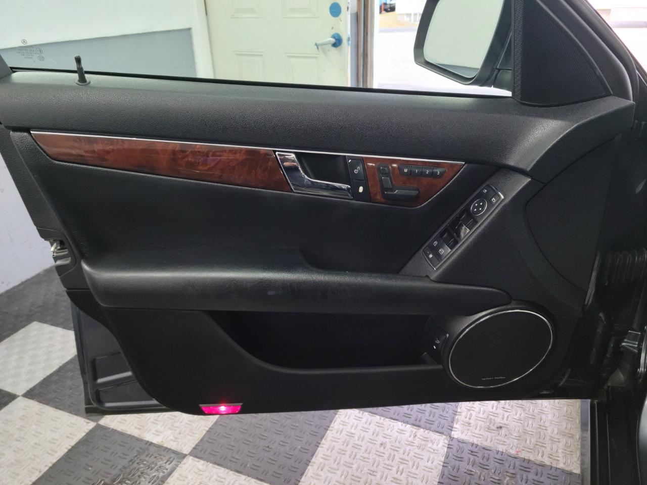 Mercedes-Benz C-Class 4dr Sdn 3.0L Sport 4MATIC 2009