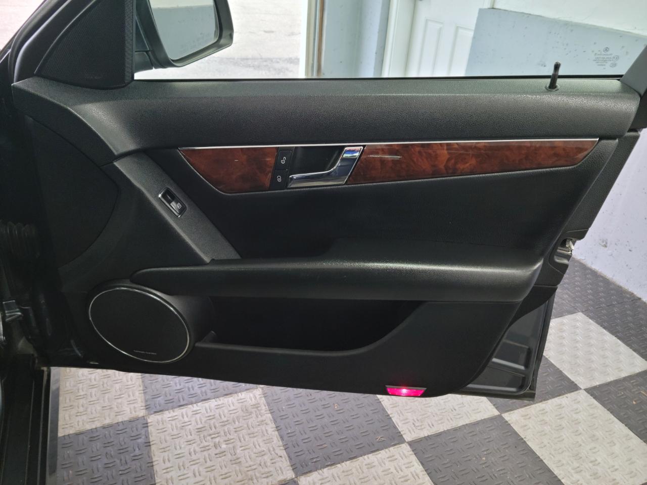 Mercedes-Benz C-Class 4dr Sdn 3.0L Sport 4MATIC 2009