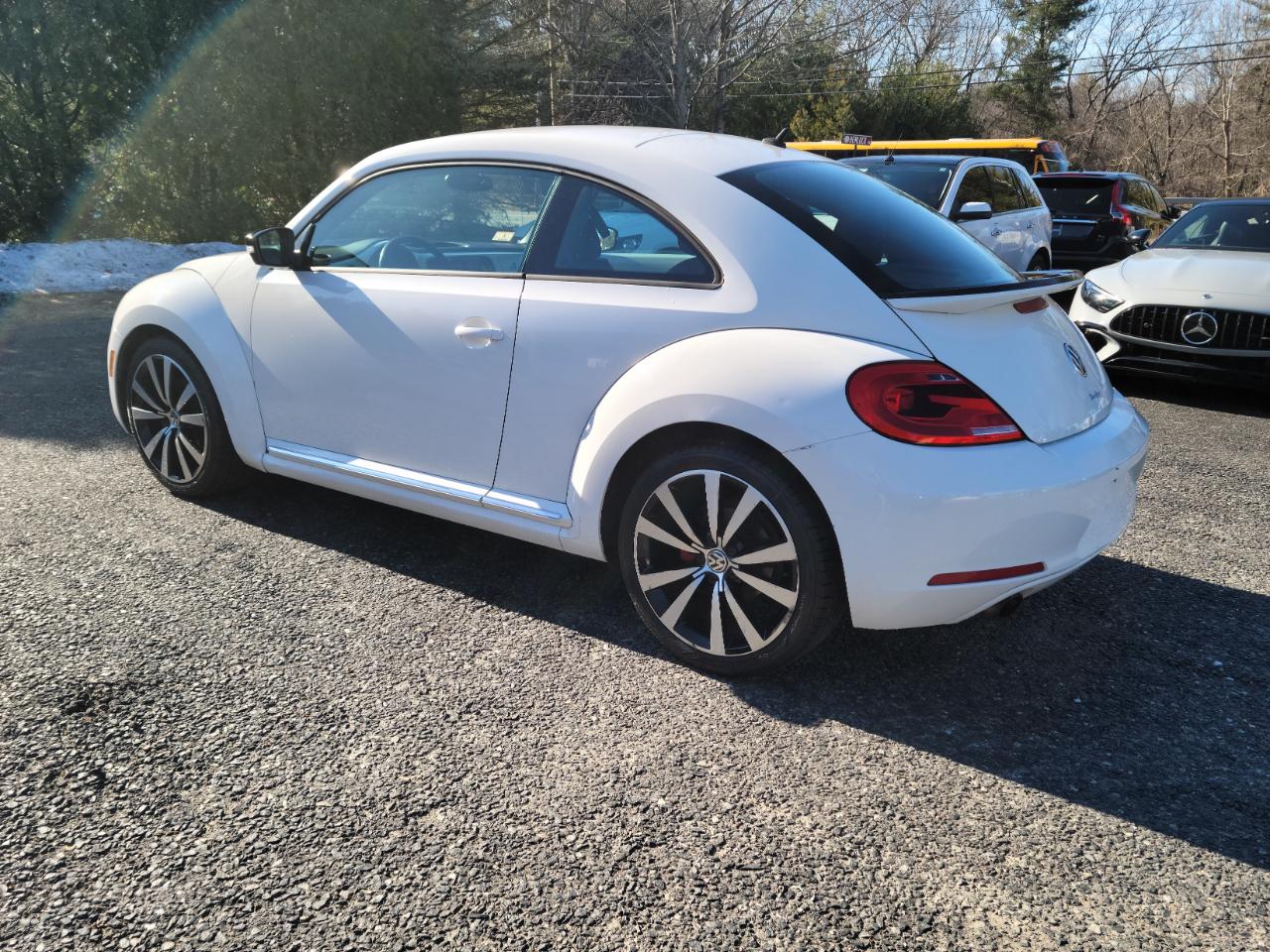 Volkswagen Beetle 2dr Cpe DSG 2.0T Turbo PZEV 2012