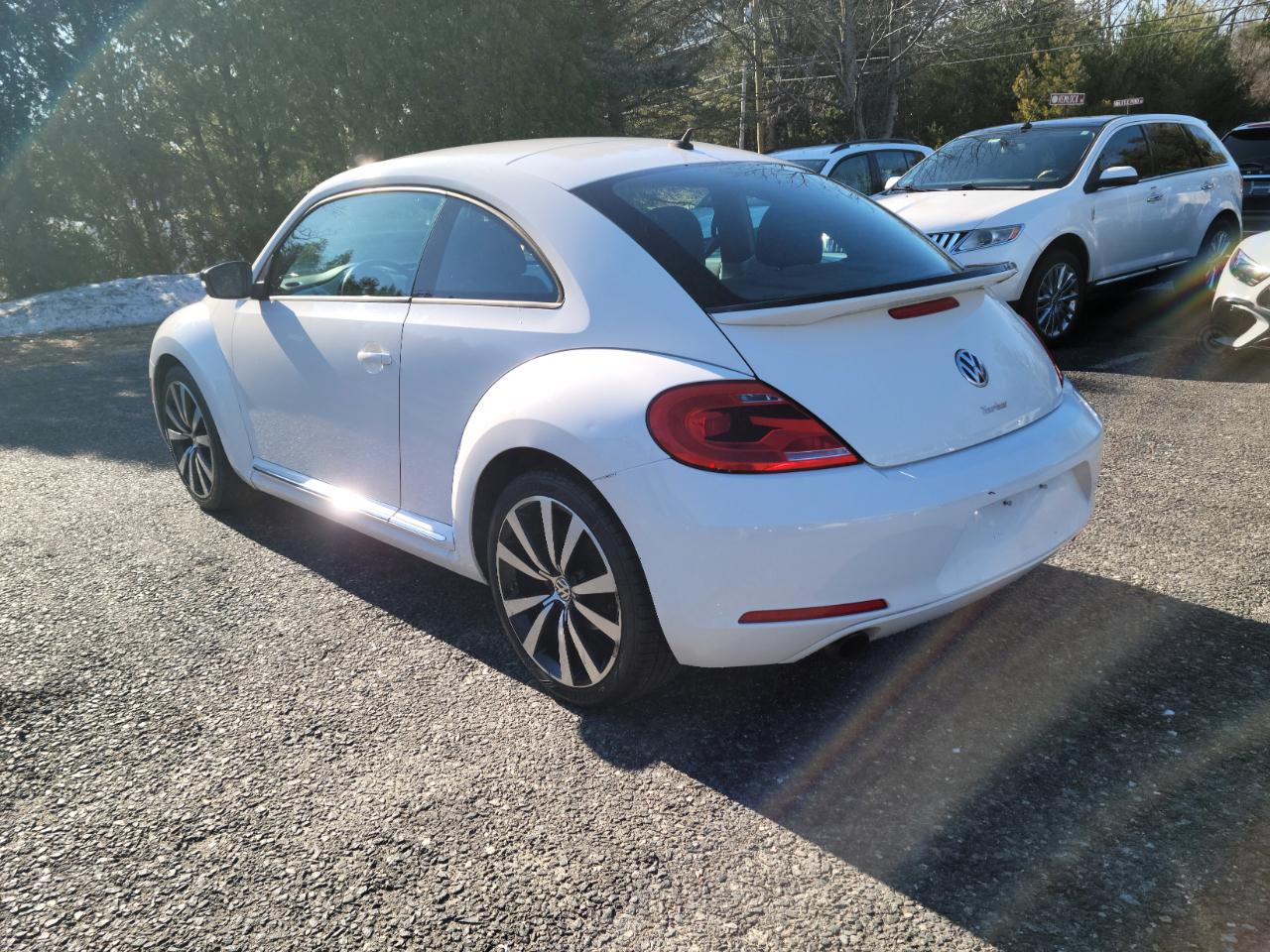 Volkswagen Beetle 2dr Cpe DSG 2.0T Turbo PZEV 2012