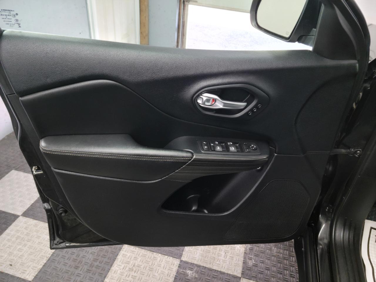 Jeep Cherokee 4WD 4dr Limited 2015