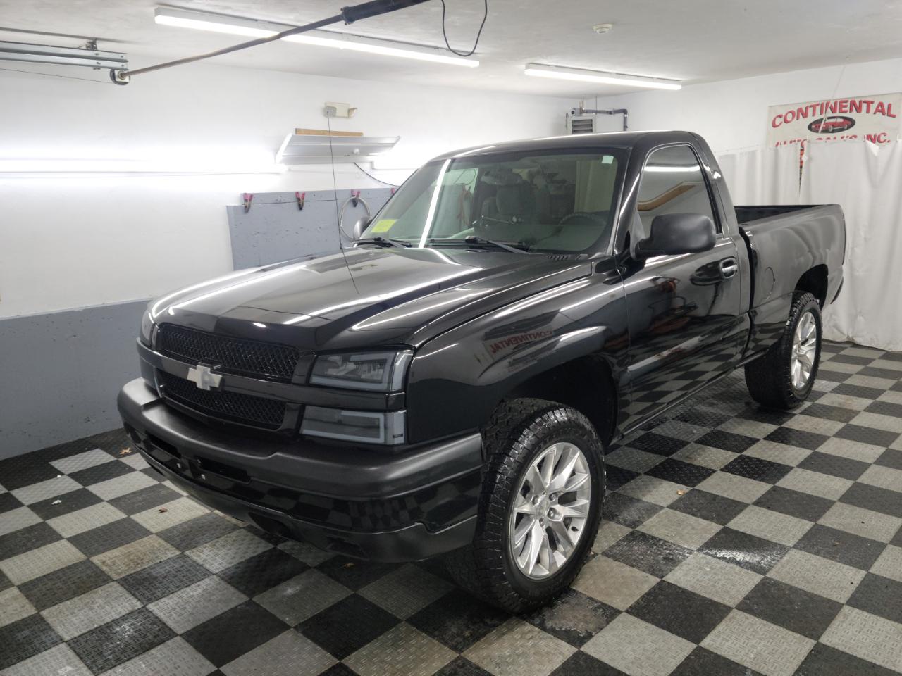 Chevrolet Silverado 1500 Reg Cab 119.0" WB 4WD Work Truck 2004