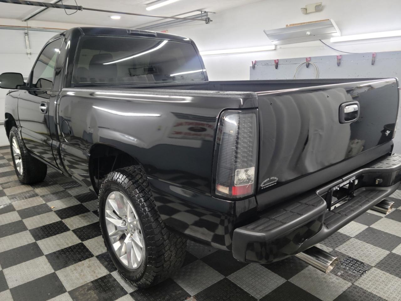 Chevrolet Silverado 1500 Reg Cab 119.0" WB 4WD Work Truck 2004