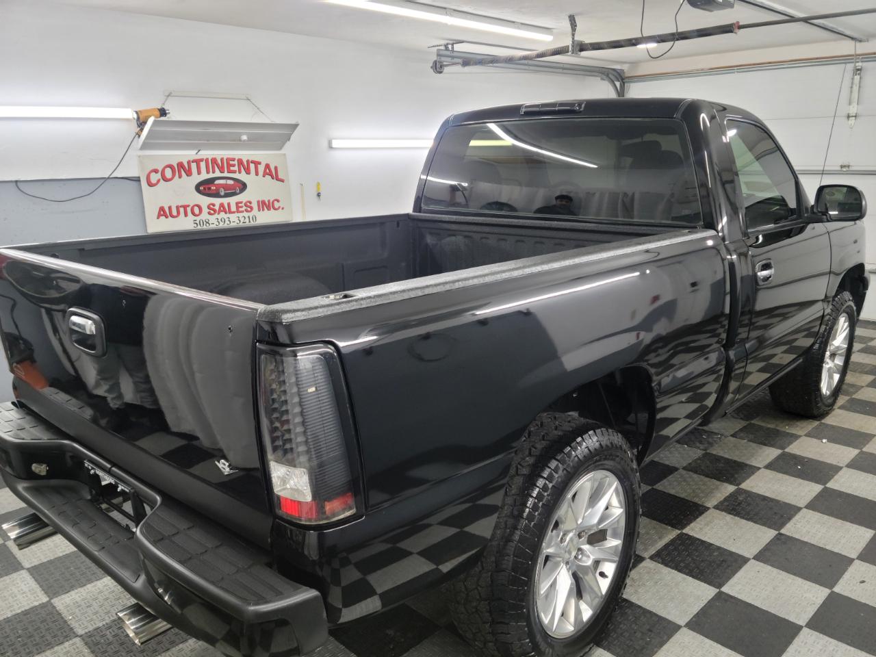 Chevrolet Silverado 1500 Reg Cab 119.0" WB 4WD Work Truck 2004