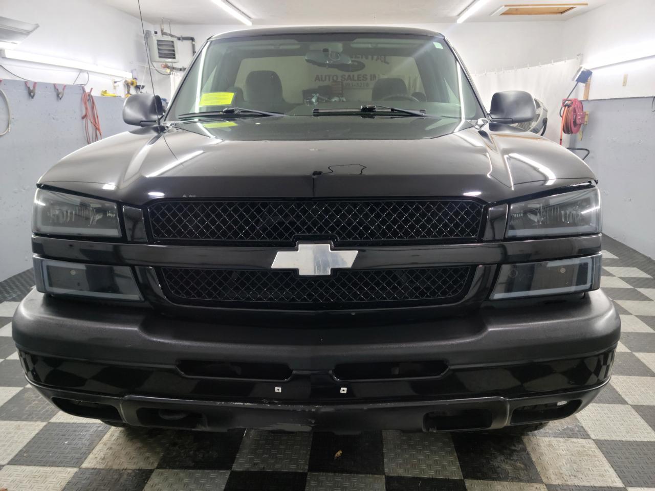Chevrolet Silverado 1500 Reg Cab 119.0" WB 4WD Work Truck 2004
