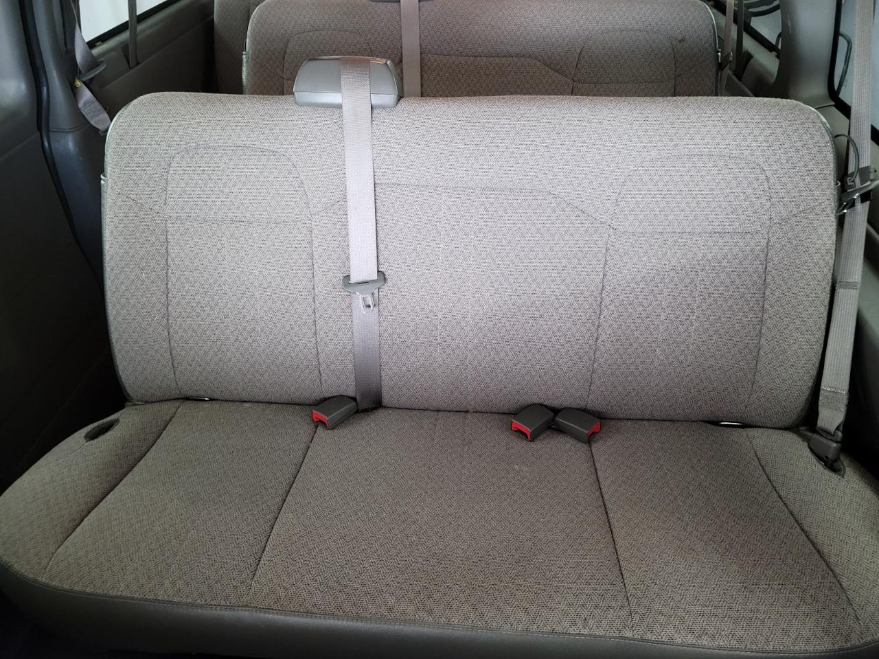 Chevrolet Express Passenger RWD 2500 135" LS 2014