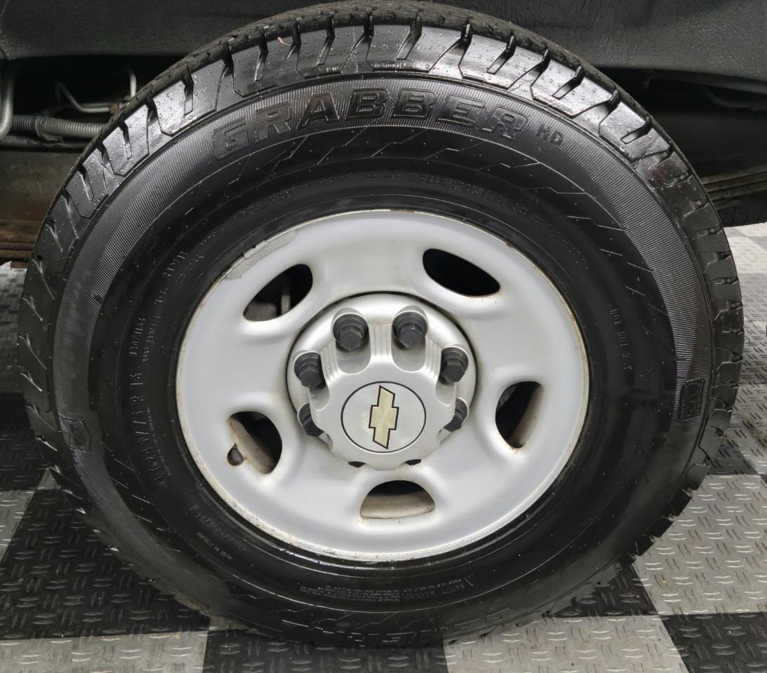 Chevrolet Express Passenger RWD 2500 135" LS 2014