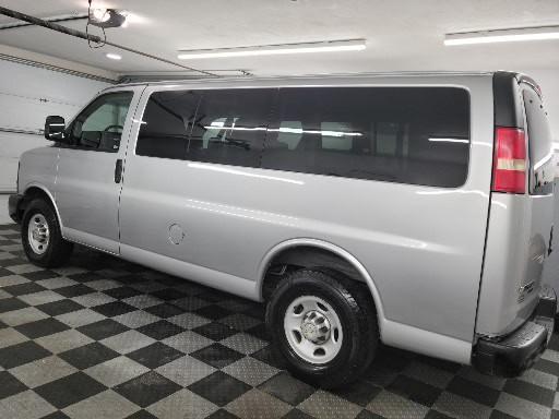 Chevrolet Express Passenger RWD 2500 135" LS 2014
