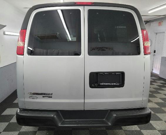 Chevrolet Express Passenger RWD 2500 135" LS 2014