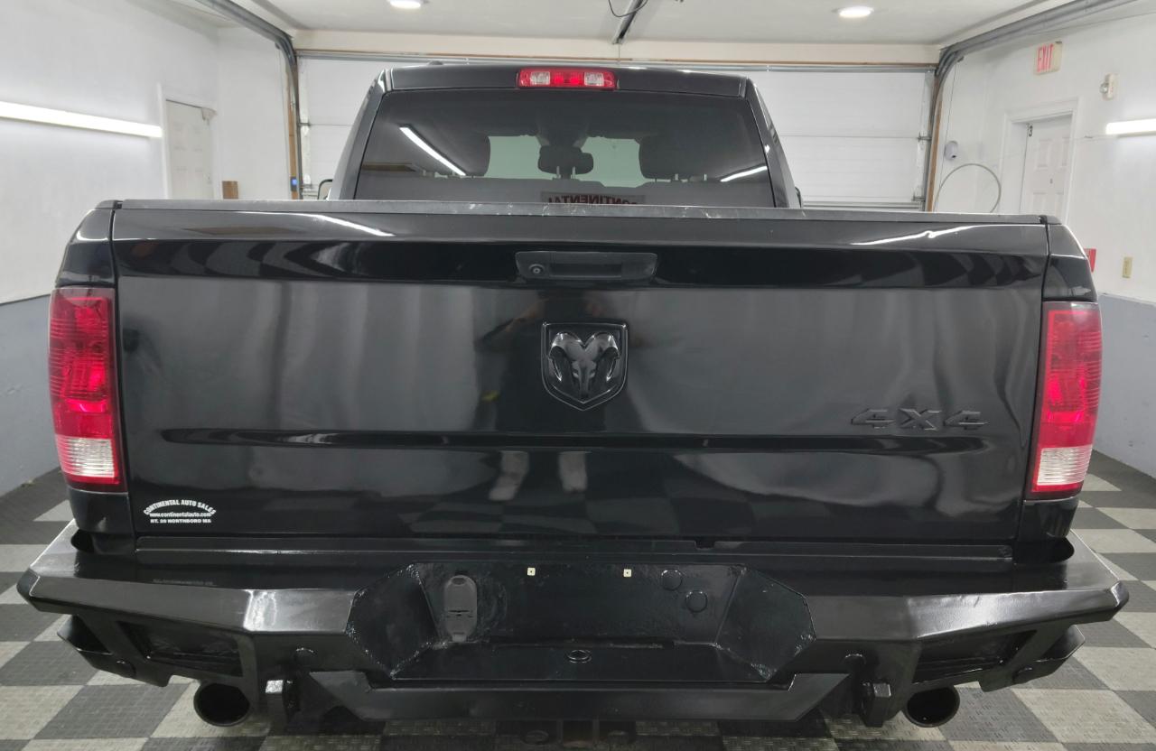 RAM 1500 Classic Express 4x4 Quad Cab 6'4" Box 2019