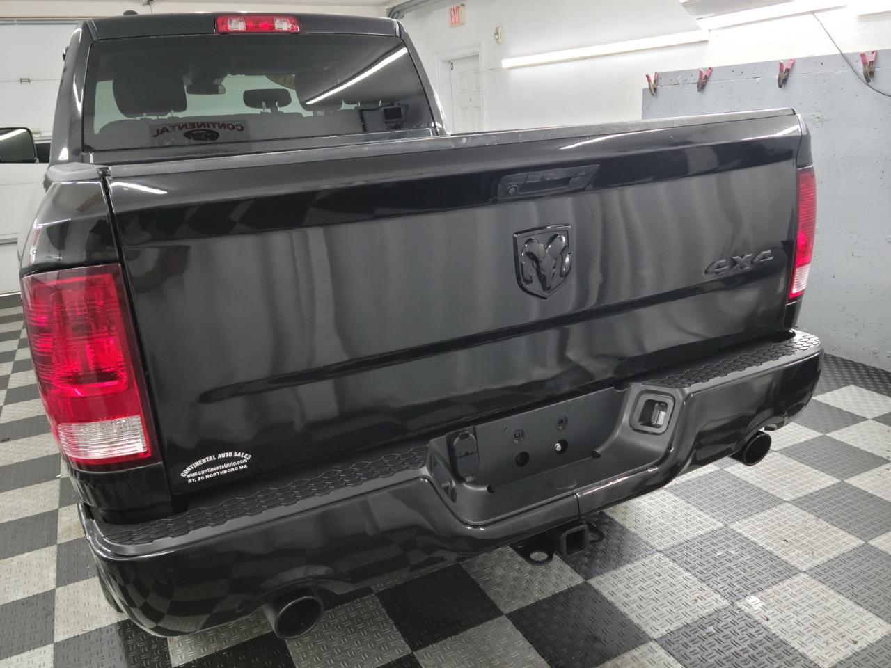RAM 1500 Classic Express 4x4 Quad Cab 6'4" Box 2019