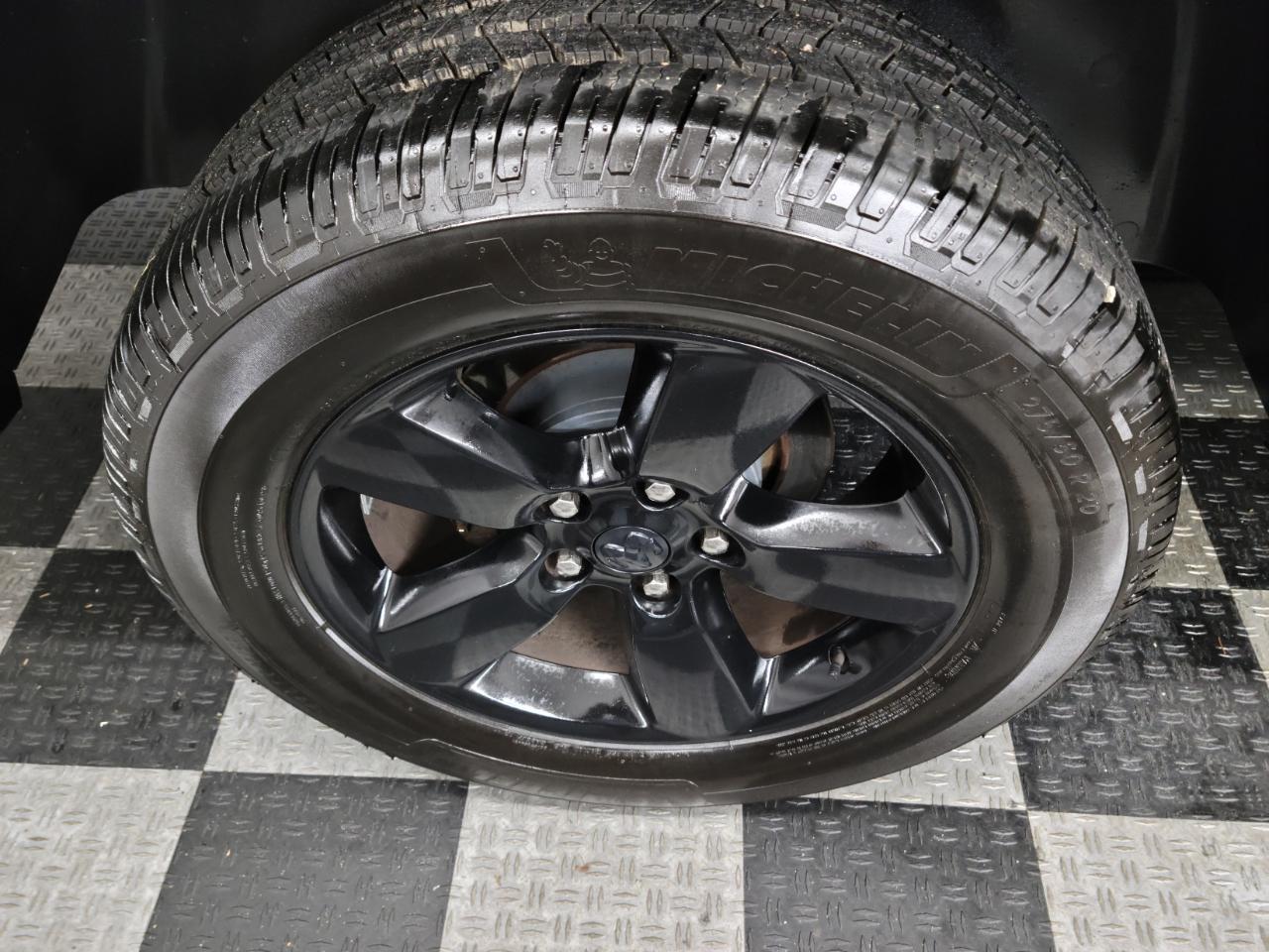 RAM 1500 Classic Express 4x4 Quad Cab 6'4" Box 2019