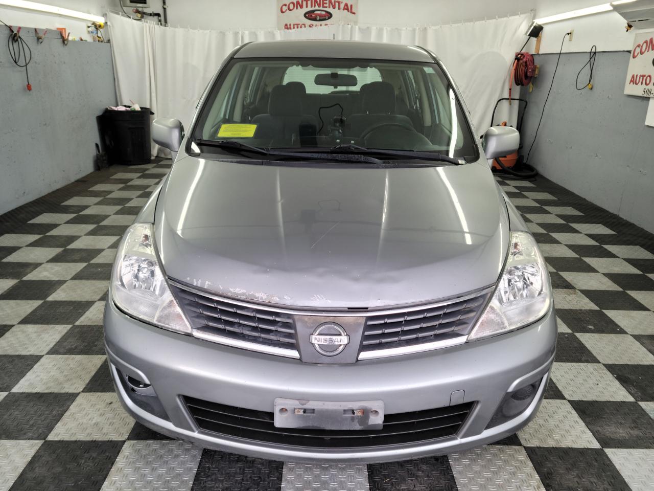 Nissan Versa 5dr HB I4 Auto 1.8 S 2009