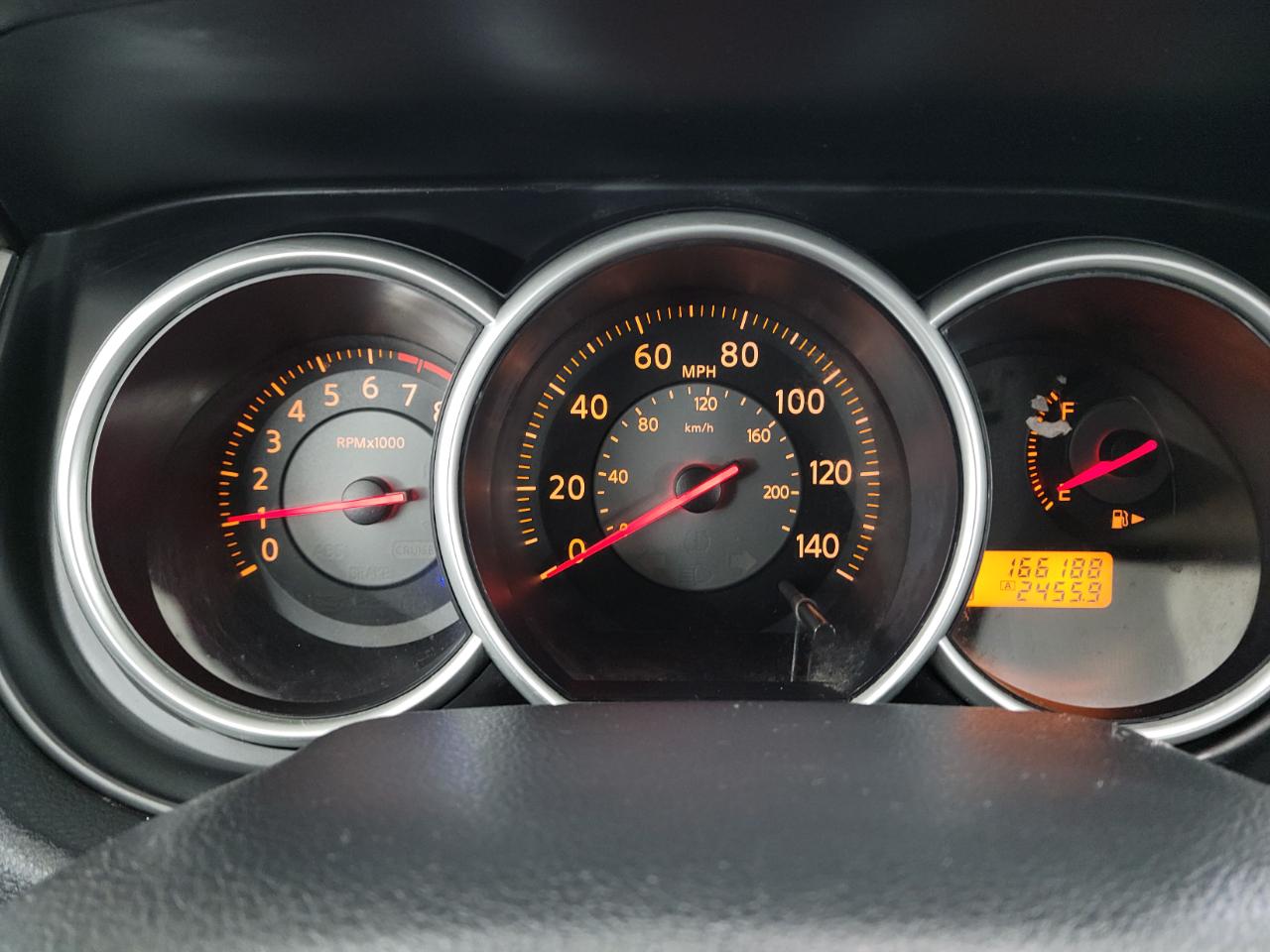 Nissan Versa 5dr HB I4 Auto 1.8 S 2009