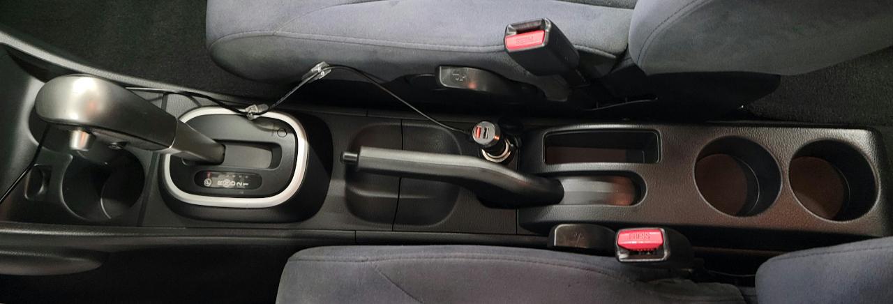 Nissan Versa 5dr HB I4 Auto 1.8 S 2009