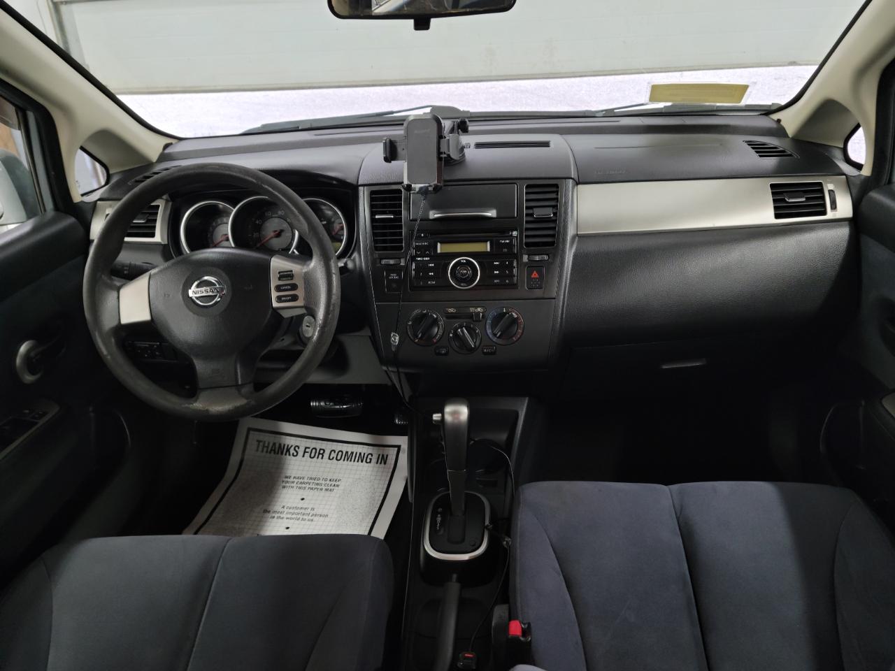 Nissan Versa 5dr HB I4 Auto 1.8 S 2009