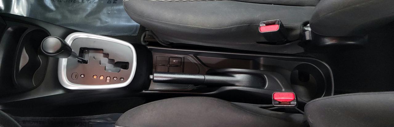 Toyota Yaris 5dr Liftback Man SE (Natl) 2016