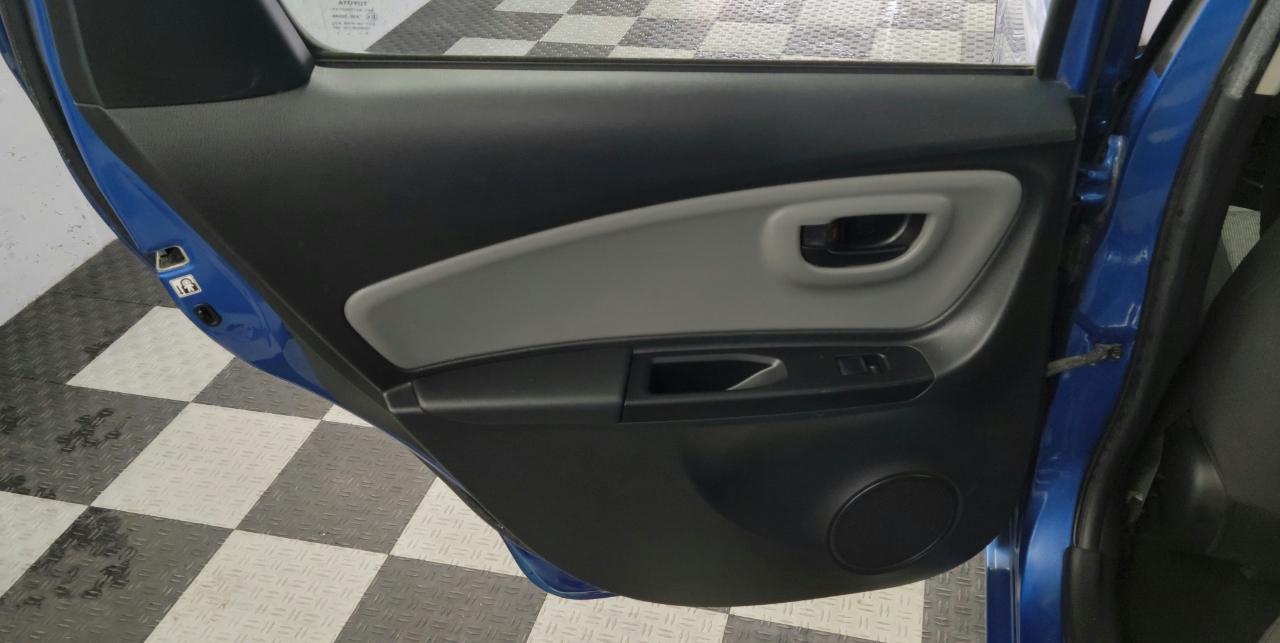 Toyota Yaris 5dr Liftback Man SE (Natl) 2016