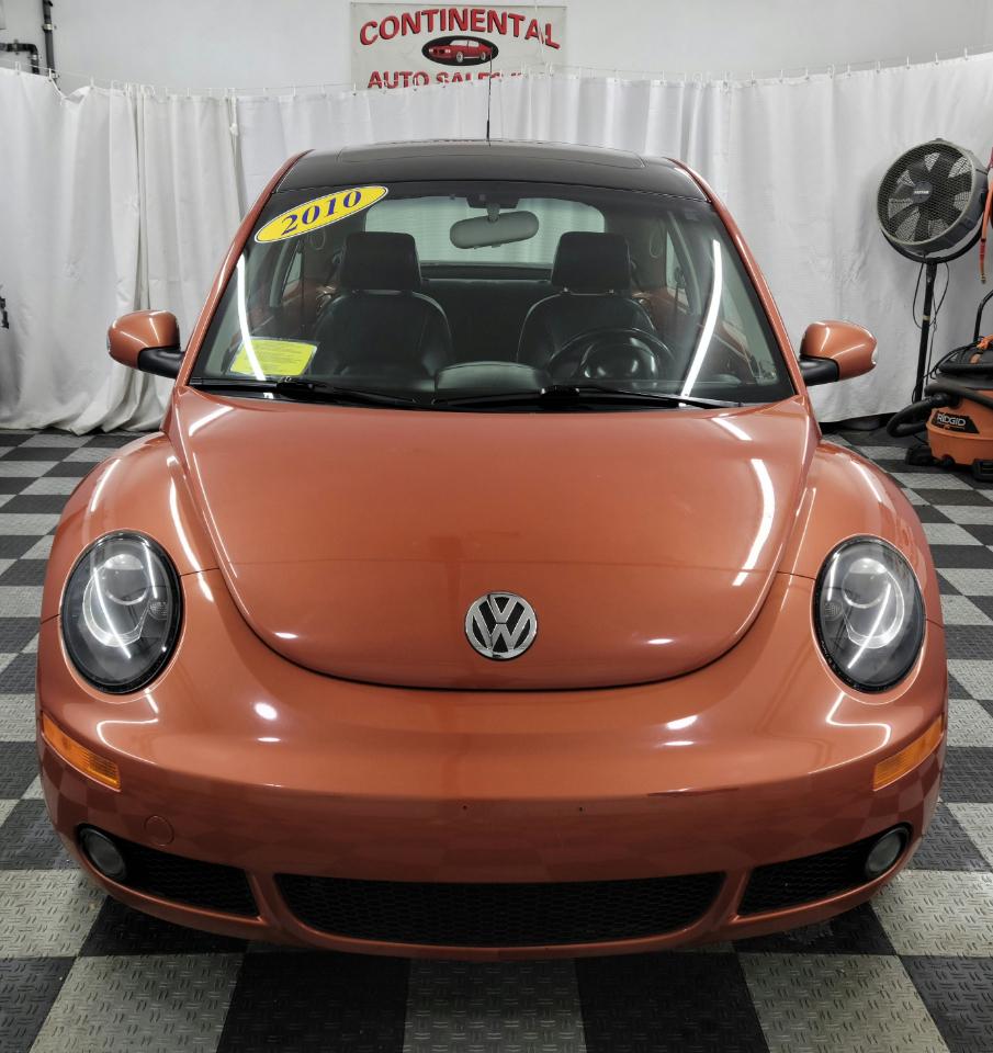 Volkswagen New Beetle Coupe 2dr Red Rock Edition 2010