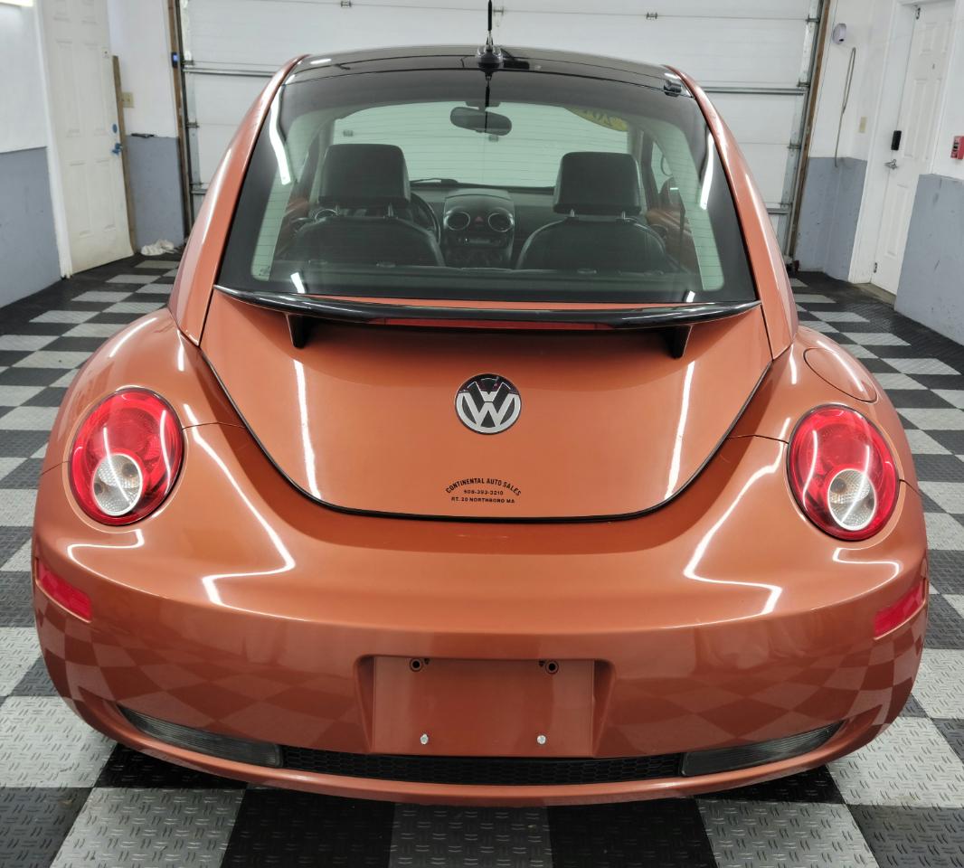 Volkswagen New Beetle Coupe 2dr Red Rock Edition 2010