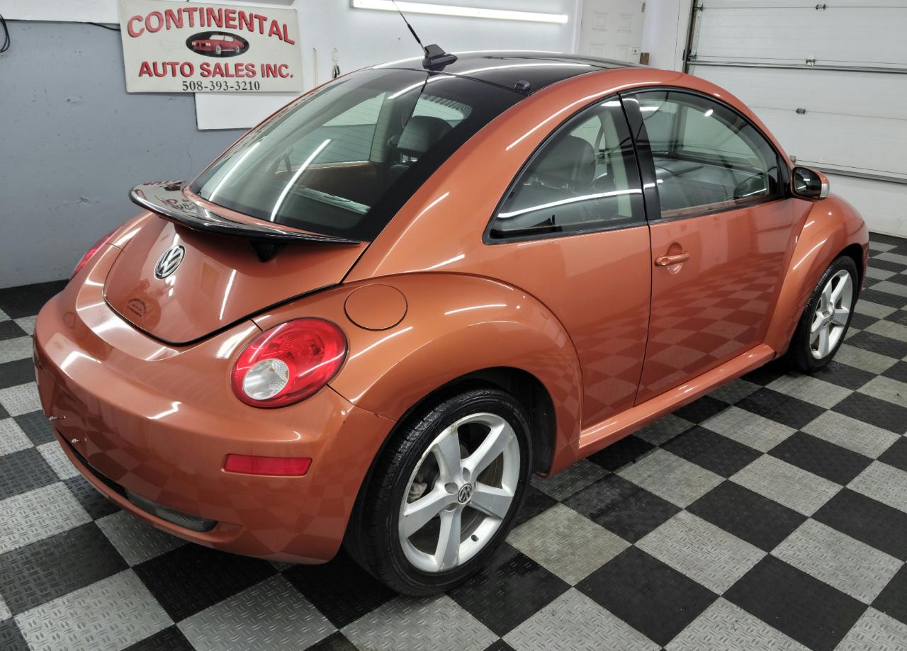 Volkswagen New Beetle Coupe 2dr Red Rock Edition 2010