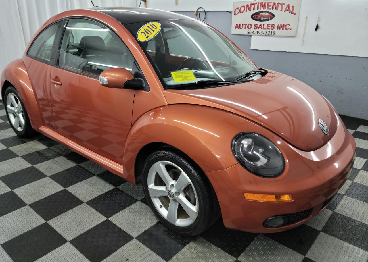 Volkswagen New Beetle Coupe 2dr Red Rock Edition 2010