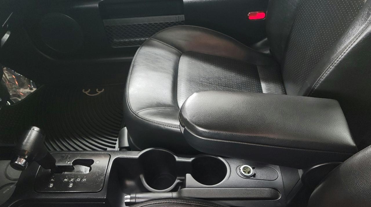 Volkswagen New Beetle Coupe 2dr Red Rock Edition 2010