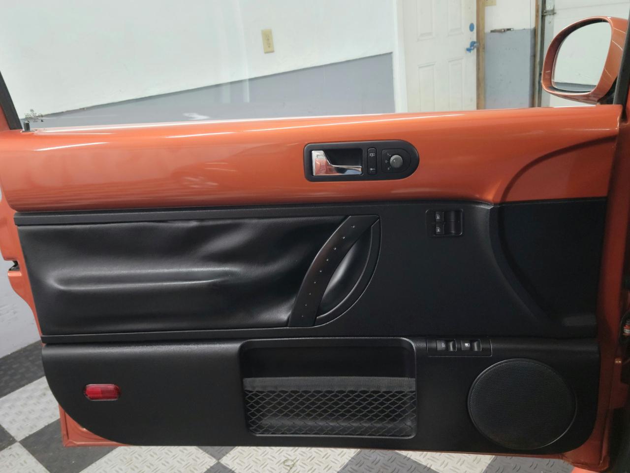 Volkswagen New Beetle Coupe 2dr Red Rock Edition 2010