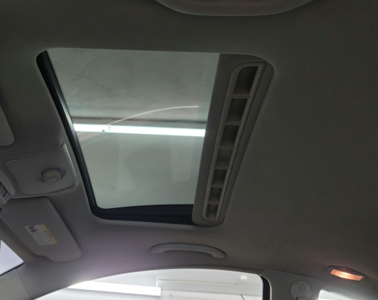 Volkswagen New Beetle Coupe 2dr Red Rock Edition 2010