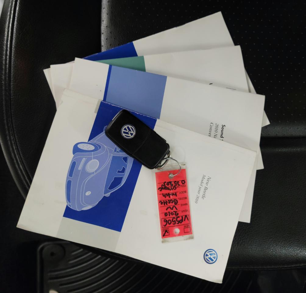 Volkswagen New Beetle Coupe 2dr Red Rock Edition 2010