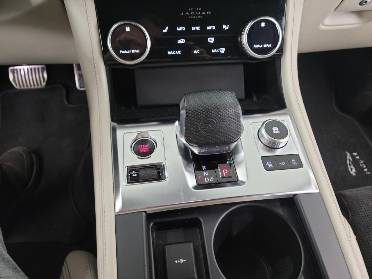 Jaguar F-Pace SVR AWD 2021