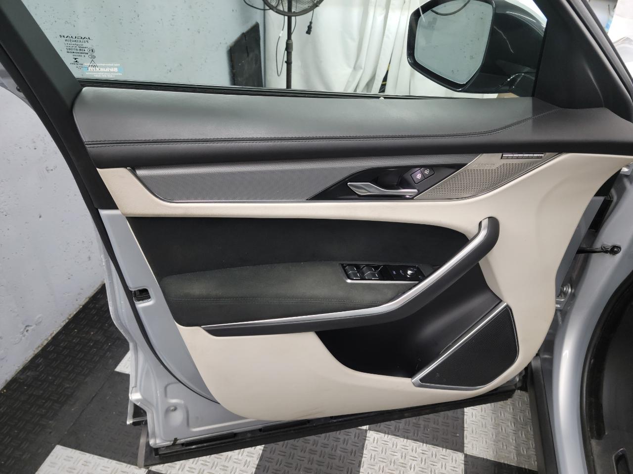 Jaguar F-Pace SVR AWD 2021