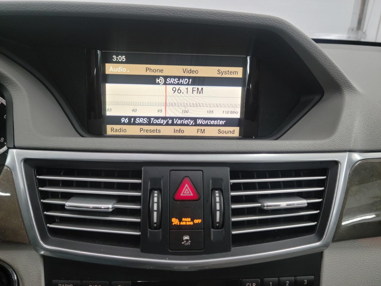 Mercedes-Benz E-Class 4dr Sdn E 350 Sport 4MATIC 2010
