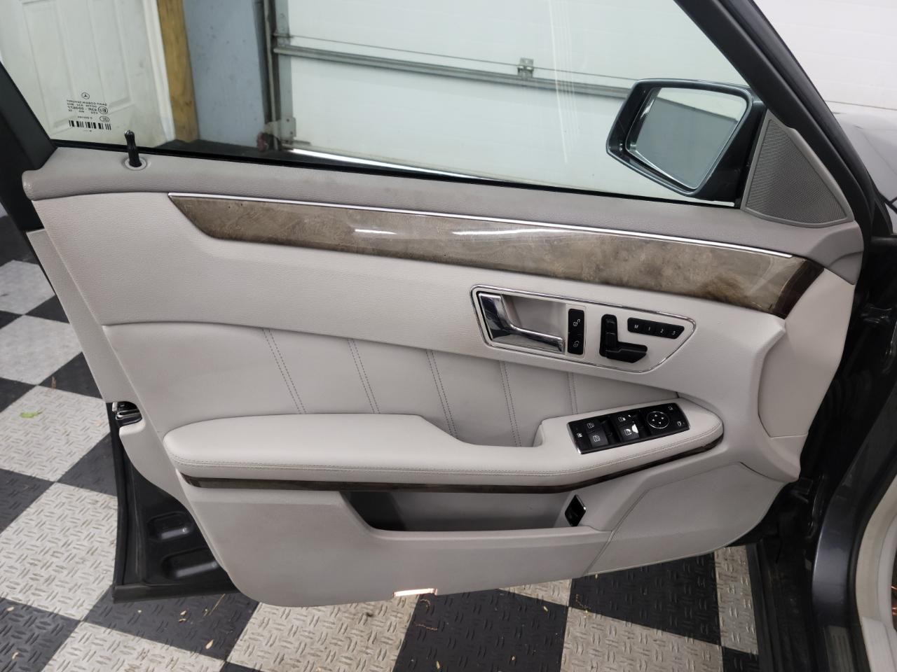 Mercedes-Benz E-Class 4dr Sdn E 350 Sport 4MATIC 2010