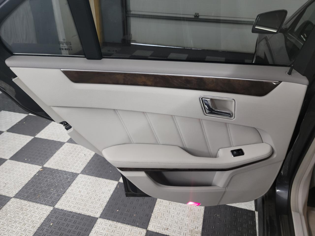 Mercedes-Benz E-Class 4dr Sdn E 350 Sport 4MATIC 2010