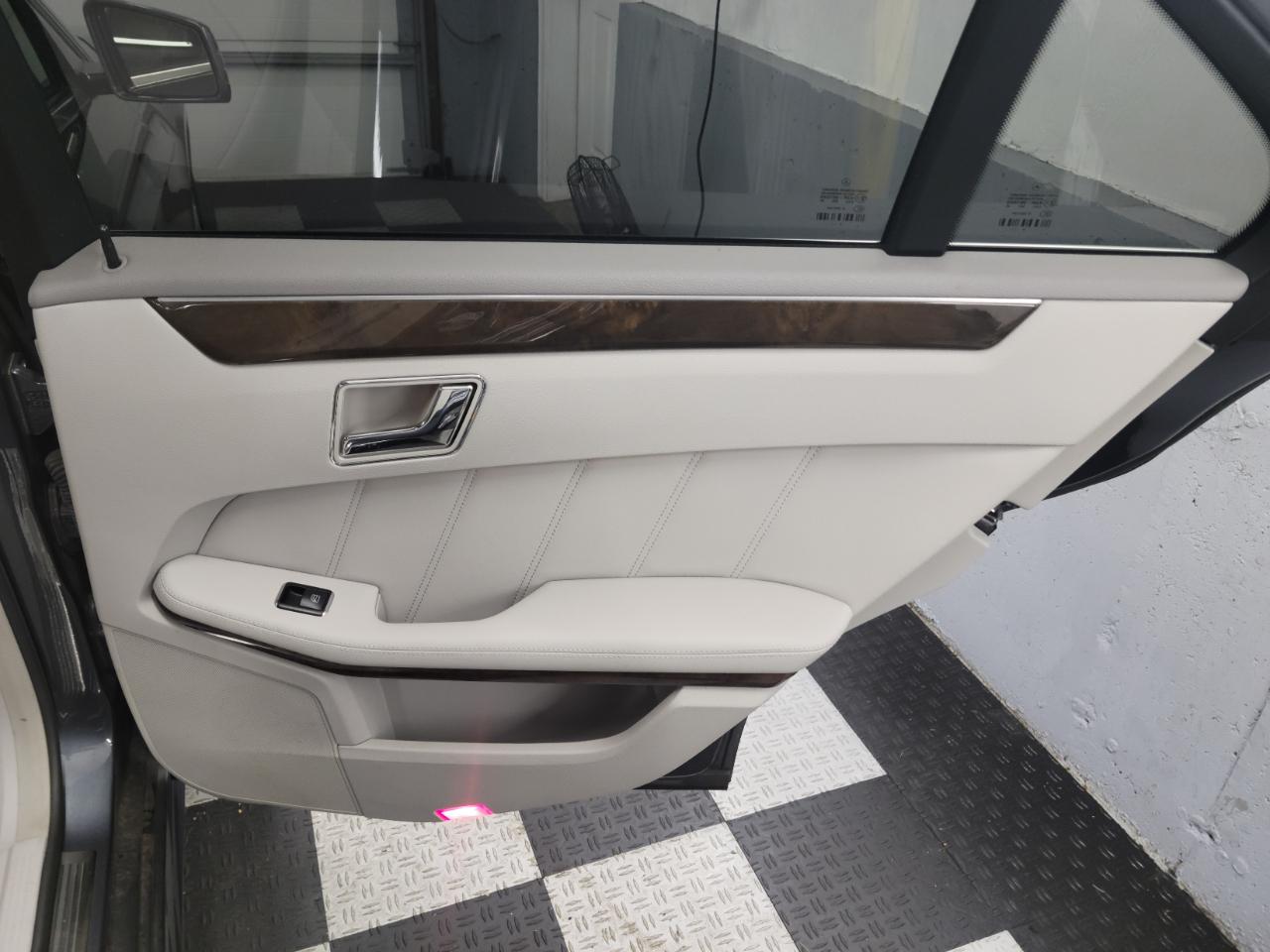 Mercedes-Benz E-Class 4dr Sdn E 350 Sport 4MATIC 2010