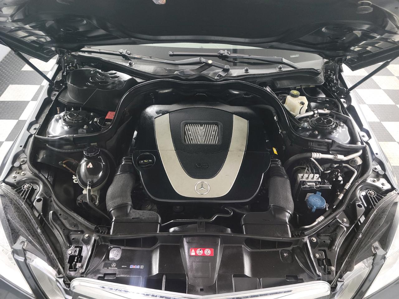 Mercedes-Benz E-Class 4dr Sdn E 350 Sport 4MATIC 2010