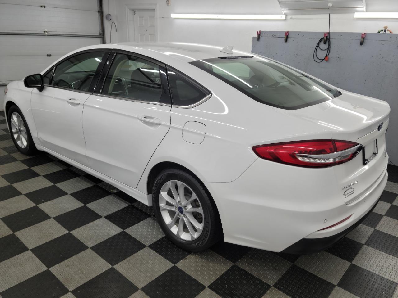 Ford Fusion SE FWD 2020