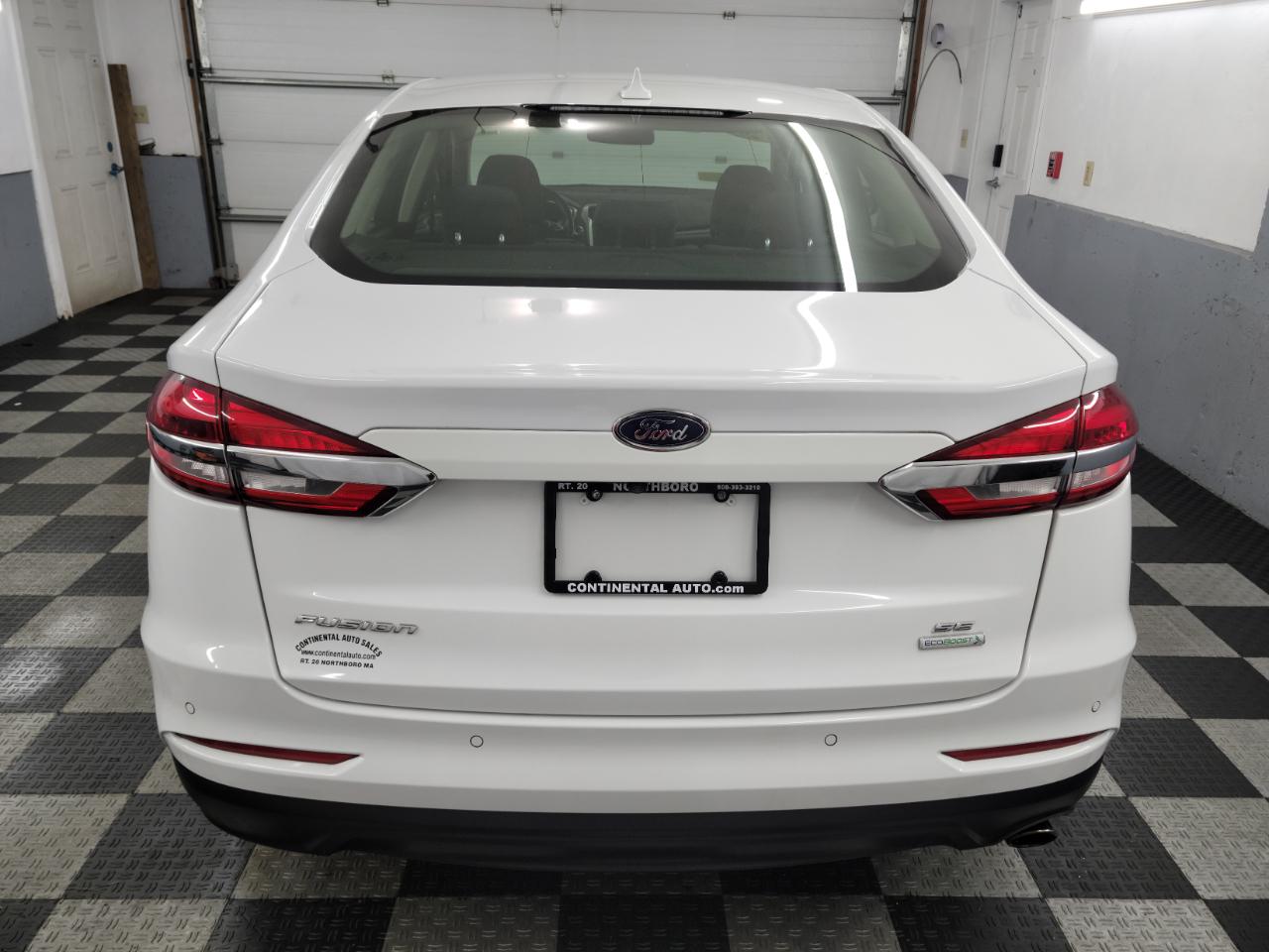 Ford Fusion SE FWD 2020