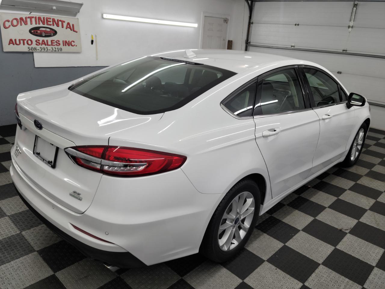 Ford Fusion SE FWD 2020