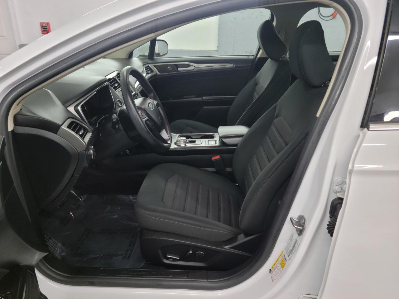 Ford Fusion SE FWD 2020