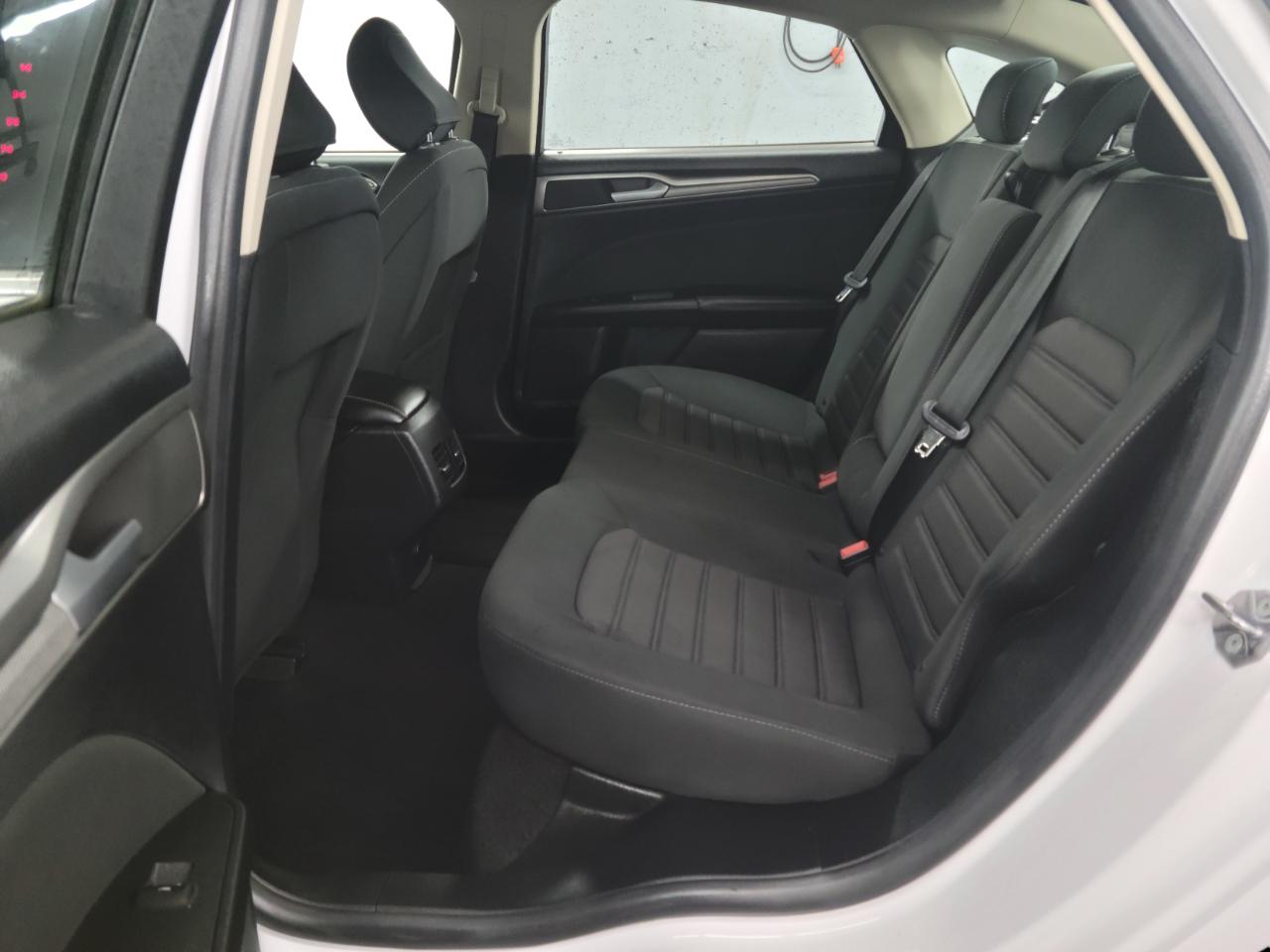 Ford Fusion SE FWD 2020