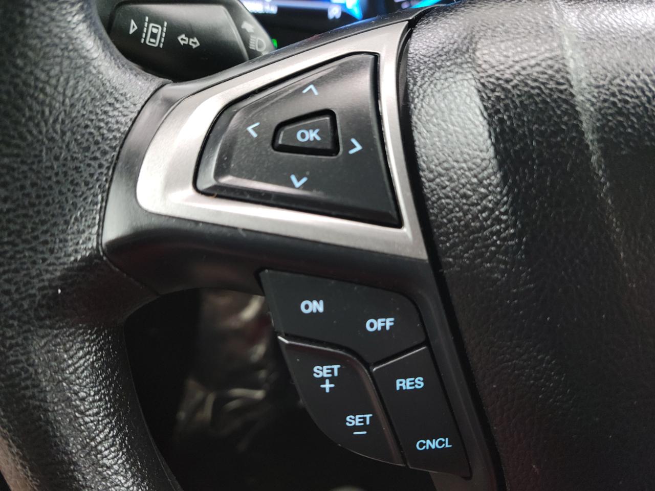 Ford Fusion SE FWD 2020