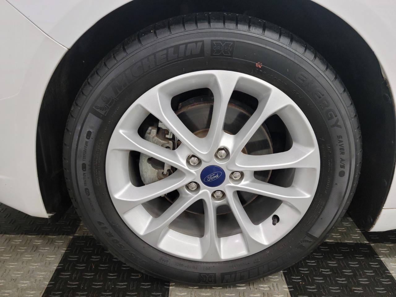 Ford Fusion SE FWD 2020