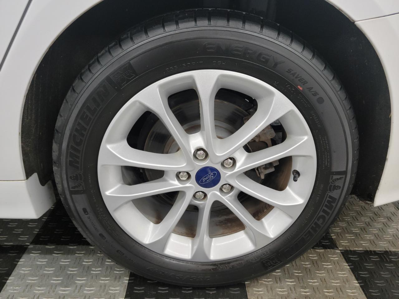 Ford Fusion SE FWD 2020