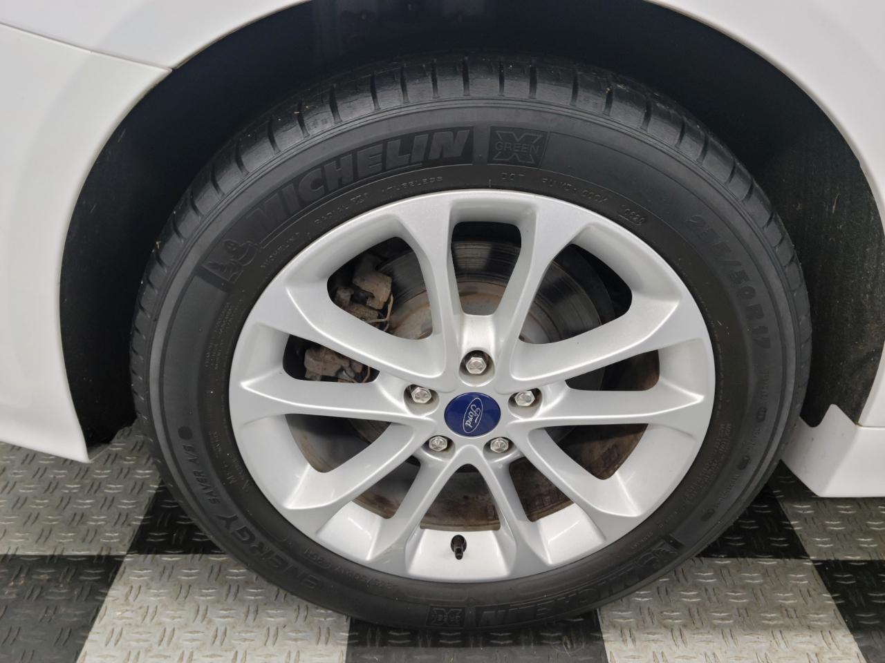 Ford Fusion SE FWD 2020